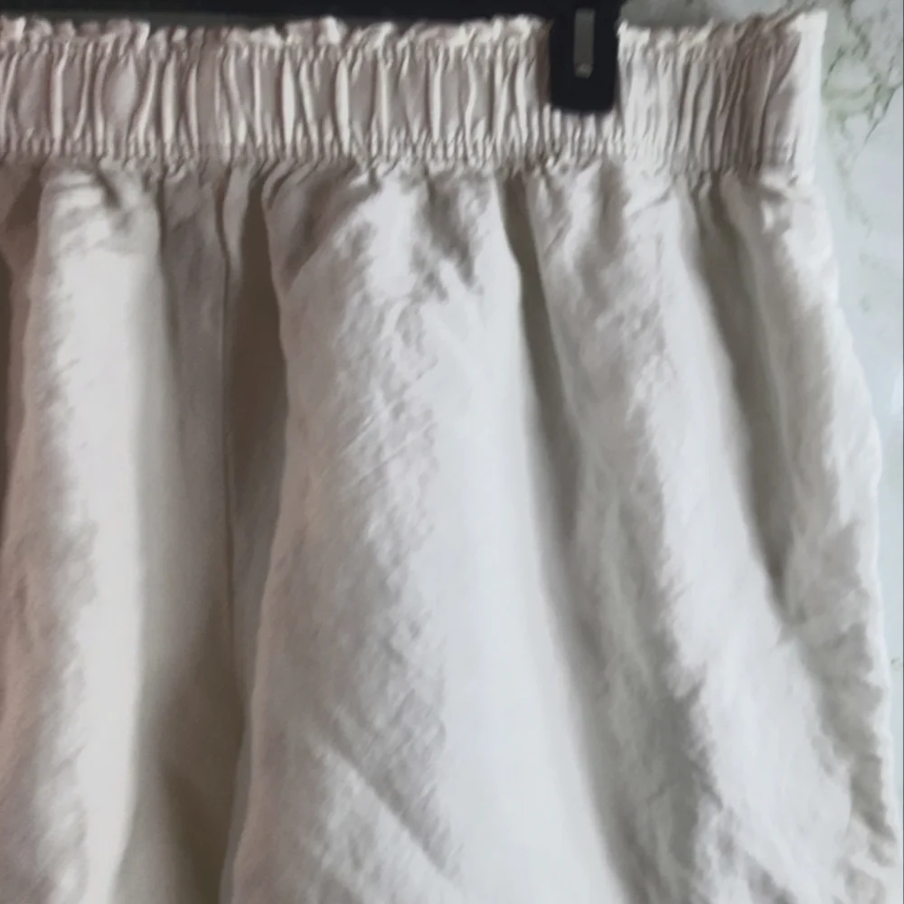 H & M White Linen Blend Shorts